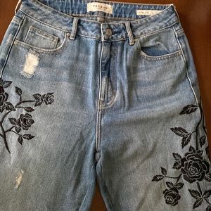 Pacsun distressed embroidered mom jeans size 28